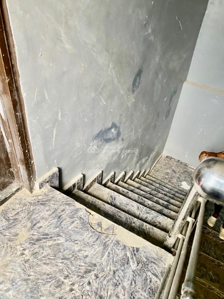 Luxurious Upstairs Penthouse in Serene Surroundings, Olokonla, Ajah, Lagos, Flat / Apartment for Rent