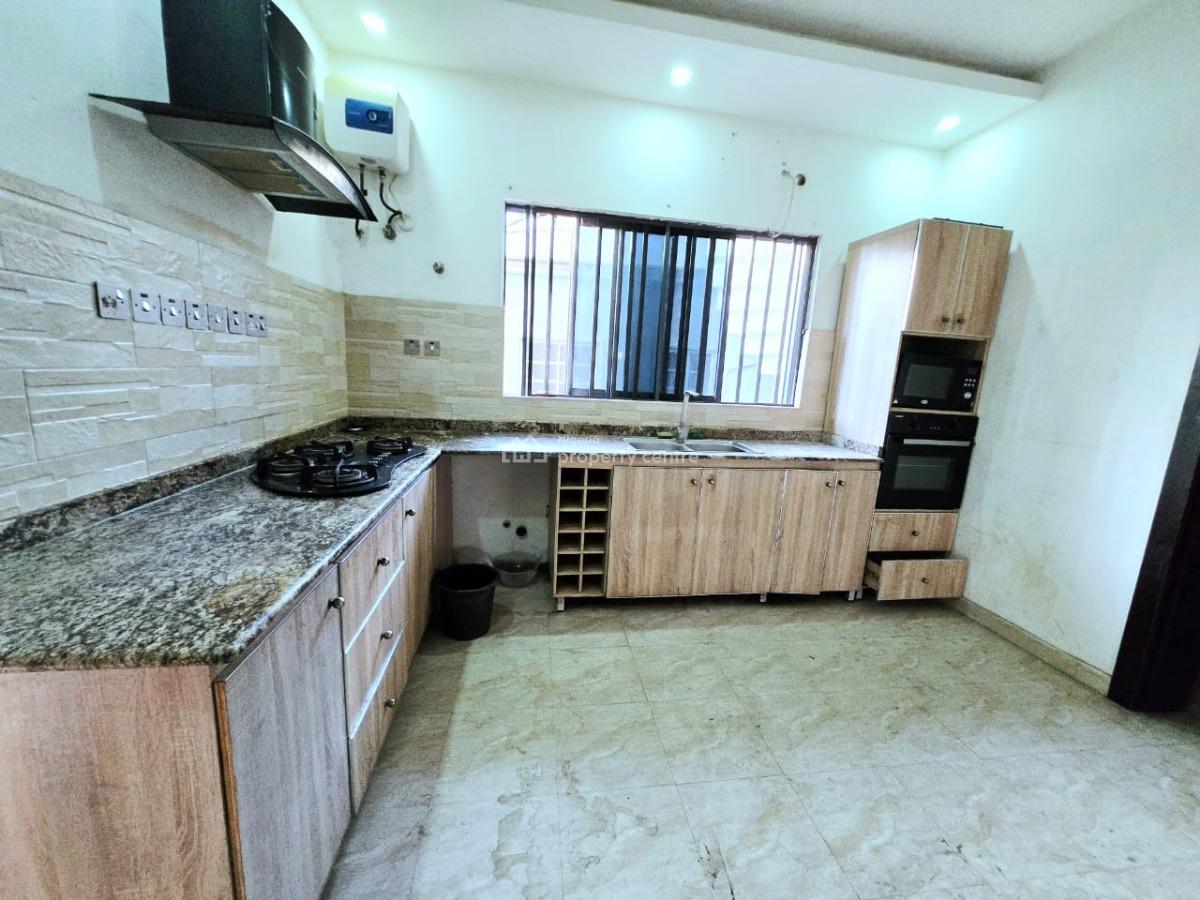 Lovely 3 Bedroom Apartmen, Lekki Phase 1, Lekki, Lagos, Flat / Apartment for Rent