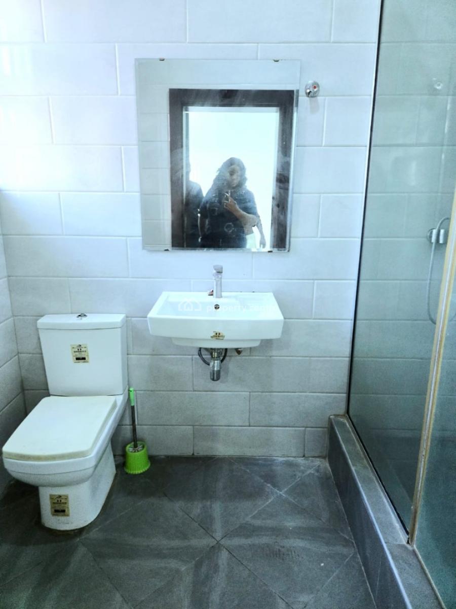 Lovely 3 Bedroom Apartmen, Lekki Phase 1, Lekki, Lagos, Flat / Apartment for Rent