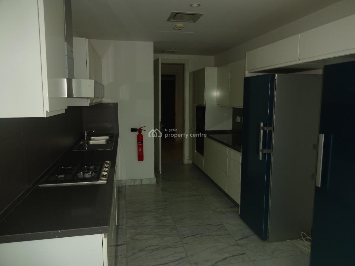 Luxury 3 Bedroom Apartment with 1 Room Boys Quarter, Central Business District, Abuja, Flat / Apartment for Sale