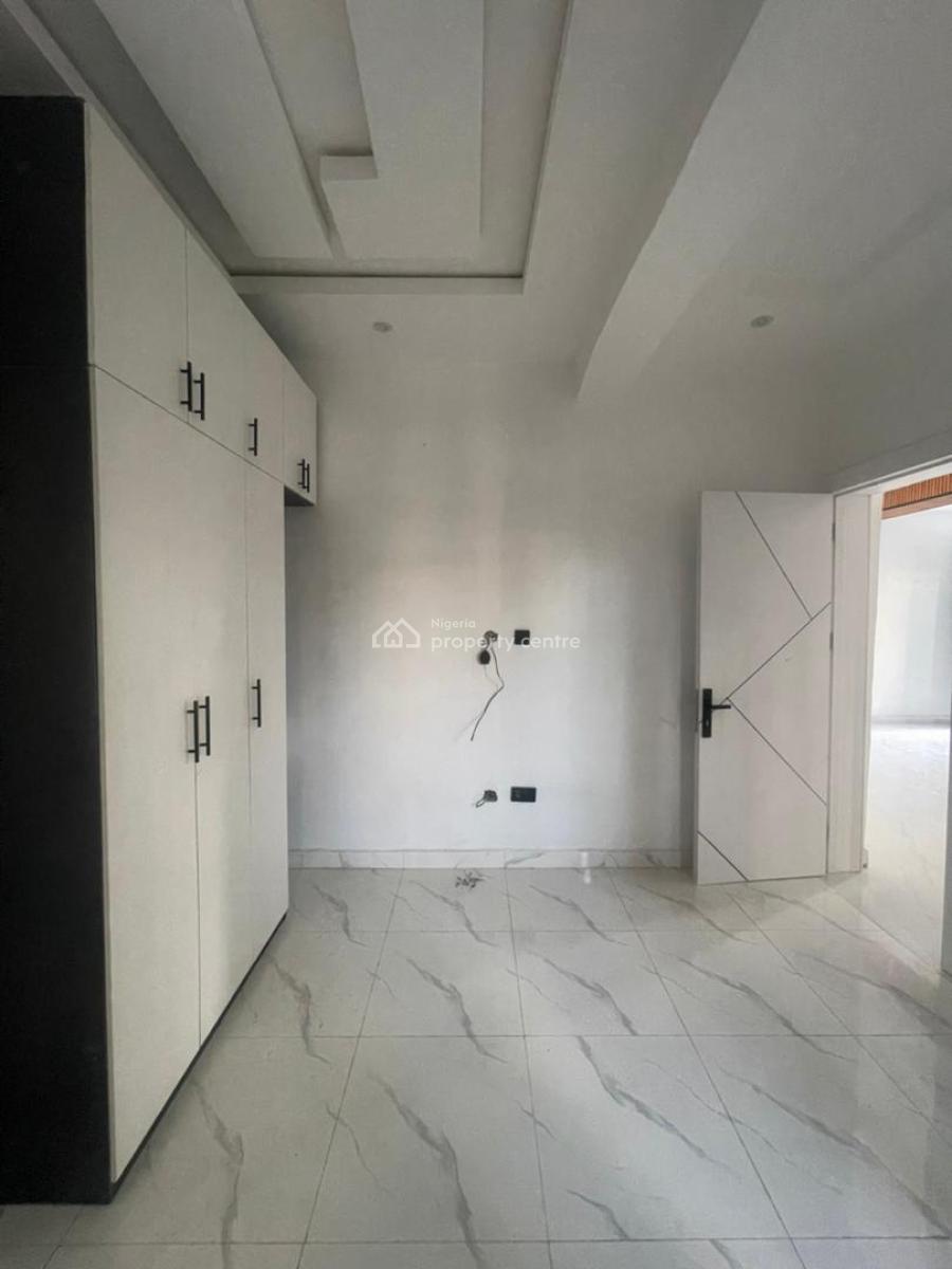 Luxury 2 Bedroom Apartment in a Communal Living Space, Igbo Efon, Lekki, Lagos, Flat / Apartment for Sale