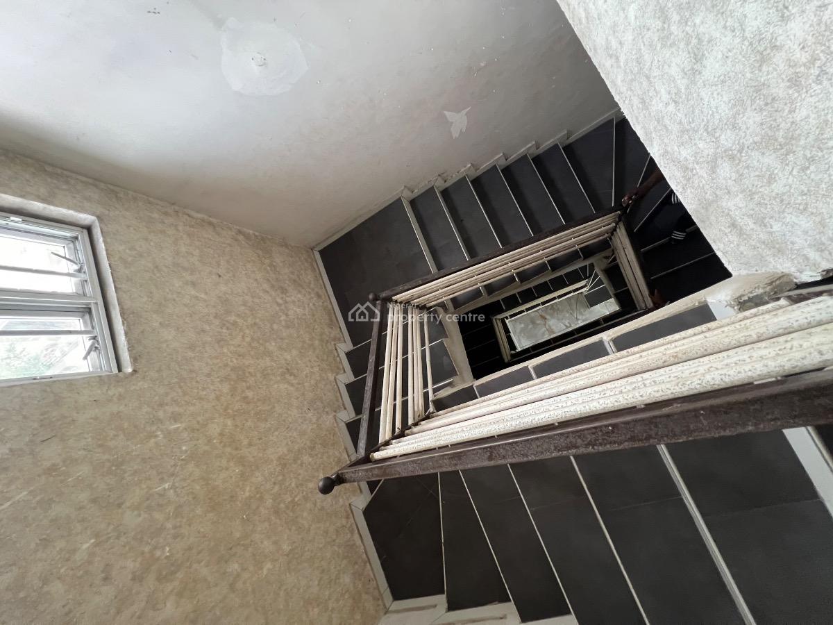4bedroom Terrace in a Serviced Estate, Osapa London, Osapa, Lekki, Lagos, Terraced Duplex for Rent