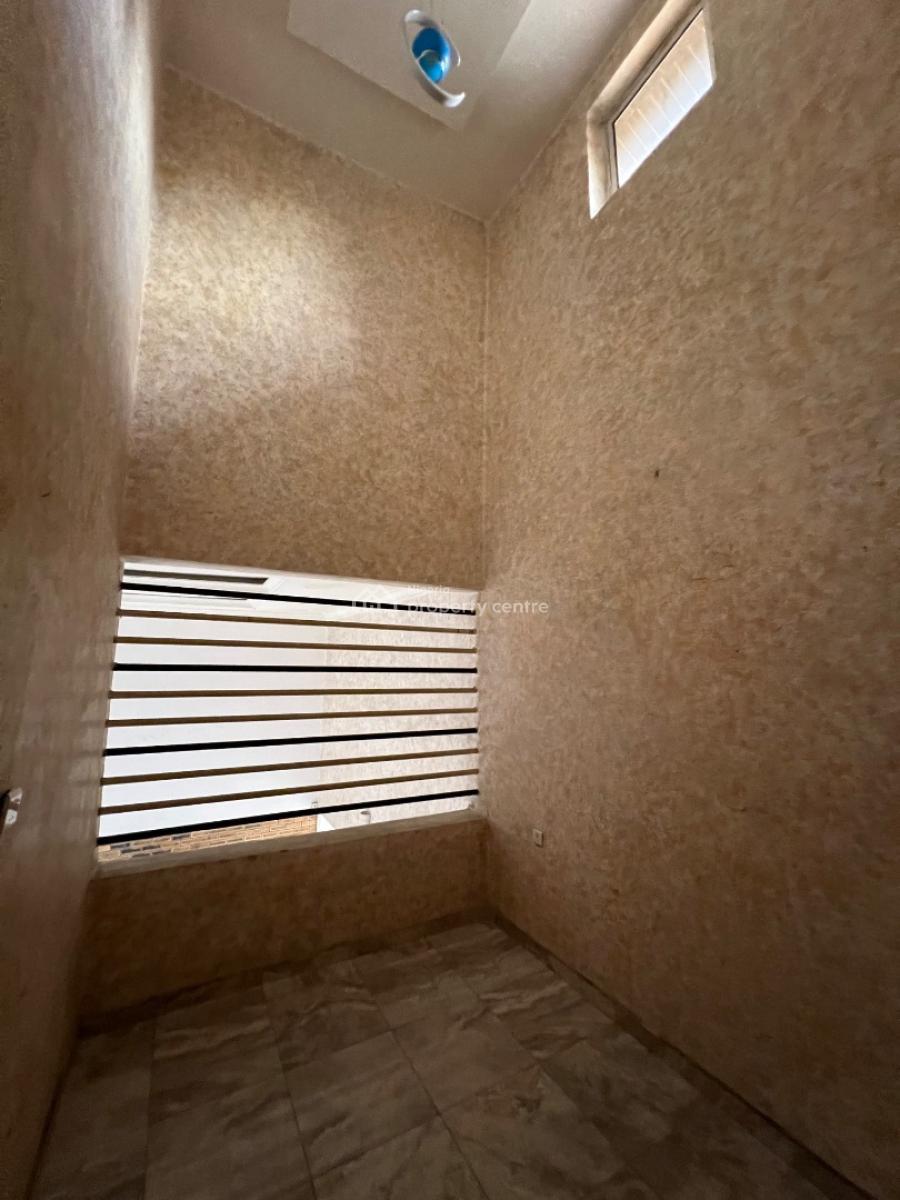 4bedroom Terrace in a Serviced Estate, Osapa London, Osapa, Lekki, Lagos, Terraced Duplex for Rent