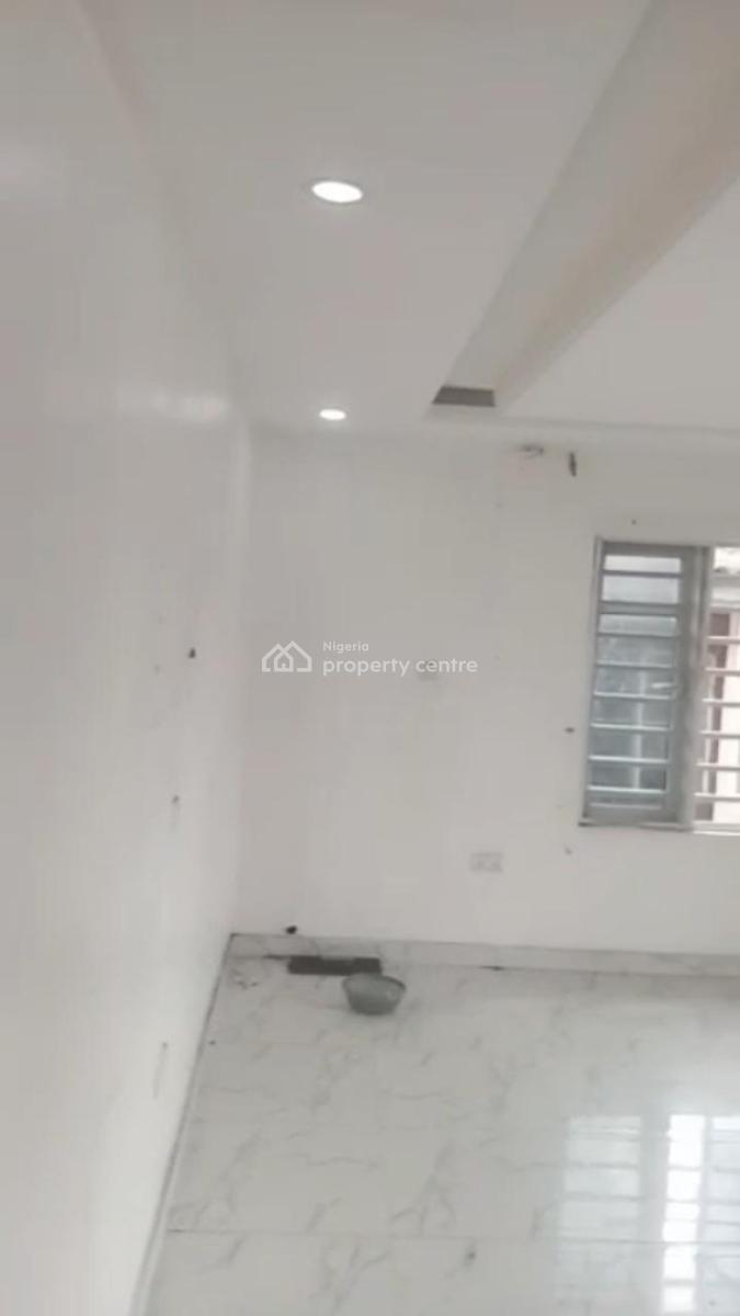 Lovely 3 Bedroom Flat, Off Ogunlana, Surulere Ijesha, Surulere, Lagos, Flat / Apartment for Rent