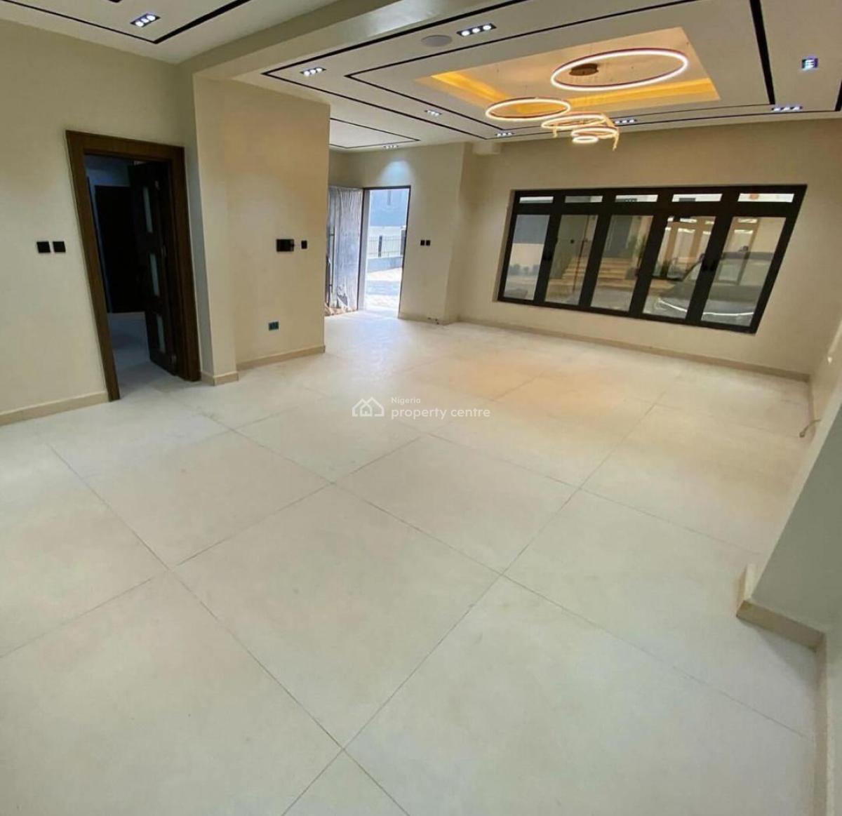 5 Bedrooms Detached Duplex (distress), Guzape District, Abuja, Detached Duplex for Sale