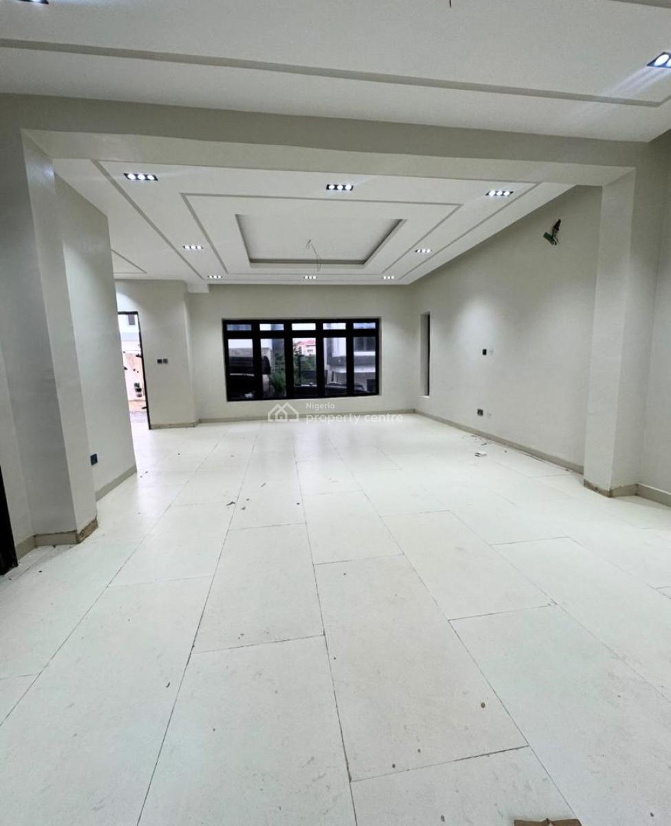 5 Bedrooms Detached Duplex (distress), Guzape District, Abuja, Detached Duplex for Sale