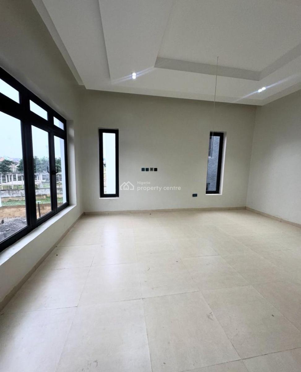 5 Bedrooms Detached Duplex (distress), Guzape District, Abuja, Detached Duplex for Sale