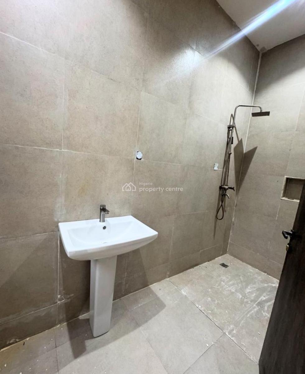 5 Bedrooms Detached Duplex (distress), Guzape District, Abuja, Detached Duplex for Sale