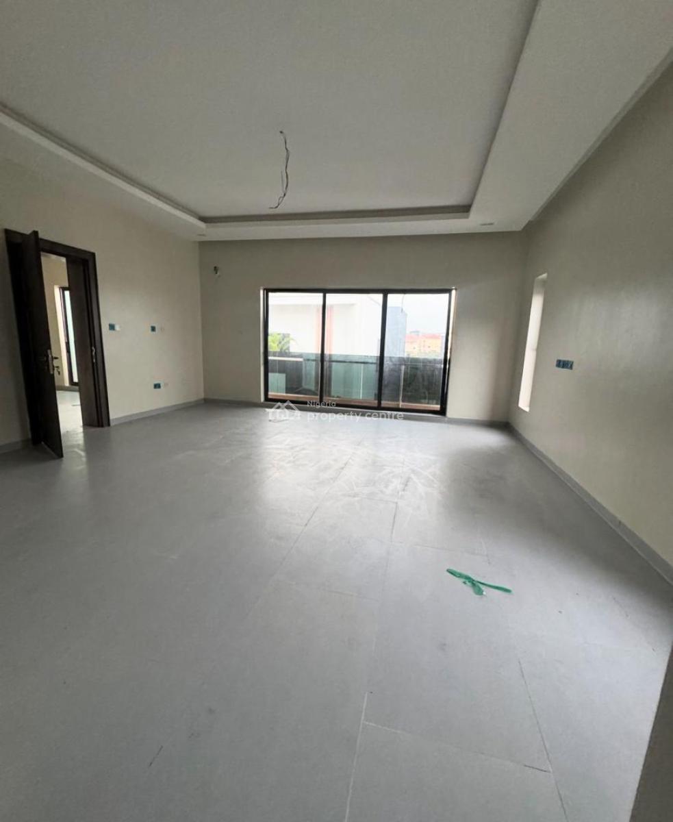 5 Bedrooms Detached Duplex (distress), Guzape District, Abuja, Detached Duplex for Sale