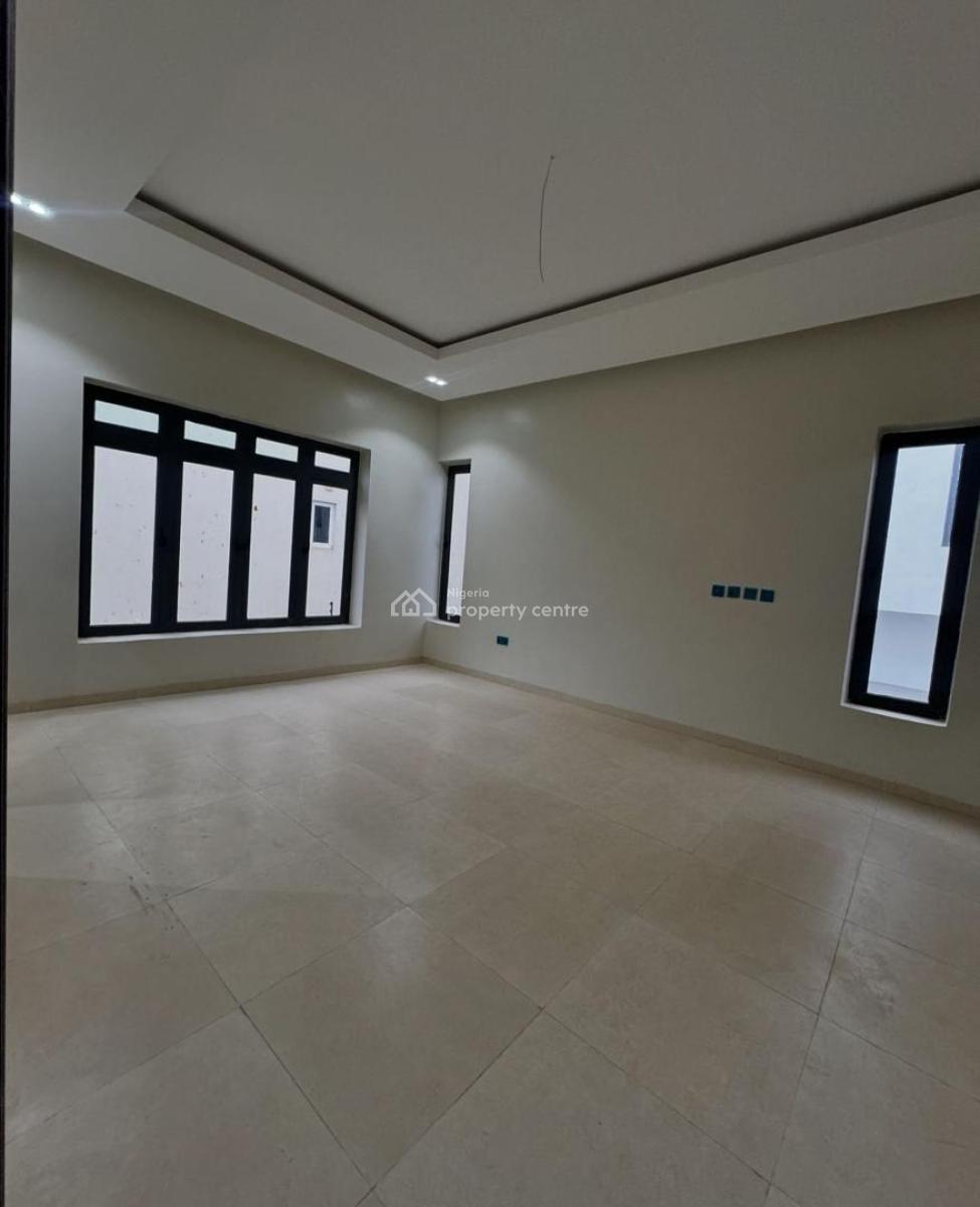 5 Bedrooms Detached Duplex (distress), Guzape District, Abuja, Detached Duplex for Sale