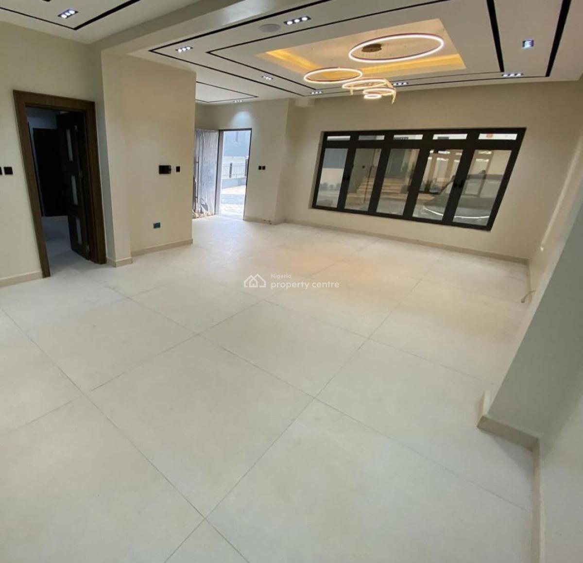 5 Bedrooms Detached Duplex (distress), Guzape District, Abuja, Detached Duplex for Sale