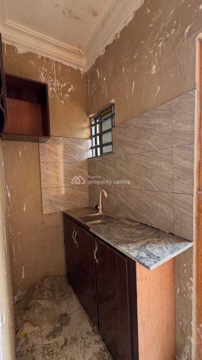 Morgan Apartment Is a Decent 17 Years Long Lease Apartment in Somolu,, Massive, Shomolu, Lagos, Mini Flat (room and Parlour) for Rent