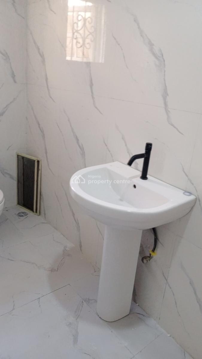 Luxury 3 Bedroom Flat, Azu Odita Street, Alpha Beach Road, Atlantic View Estate, Igbo Efon, Lekki, Lagos, Flat / Apartment for Rent