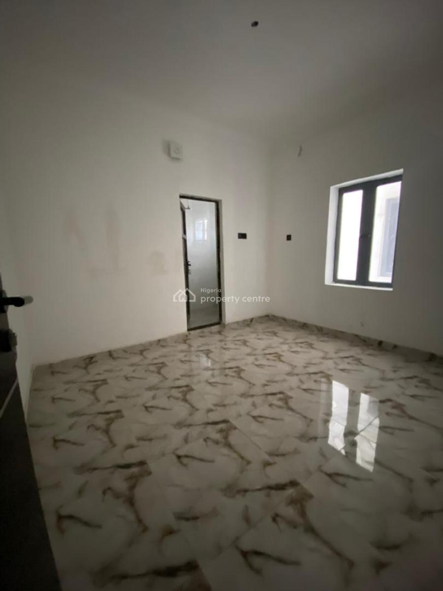 Direct- 2 Bedroom Apartment, Ebute Metta West, Yaba, Lagos, Flat / Apartment for Rent
