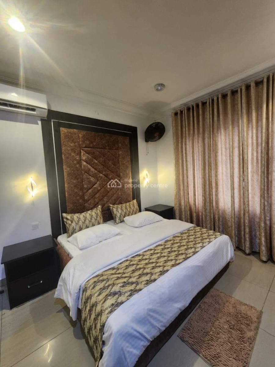 Lush 3bedroom Apartment with Swimming Pool, Gra Ikeja, Ikeja, Lagos, Flat / Apartment Short Let