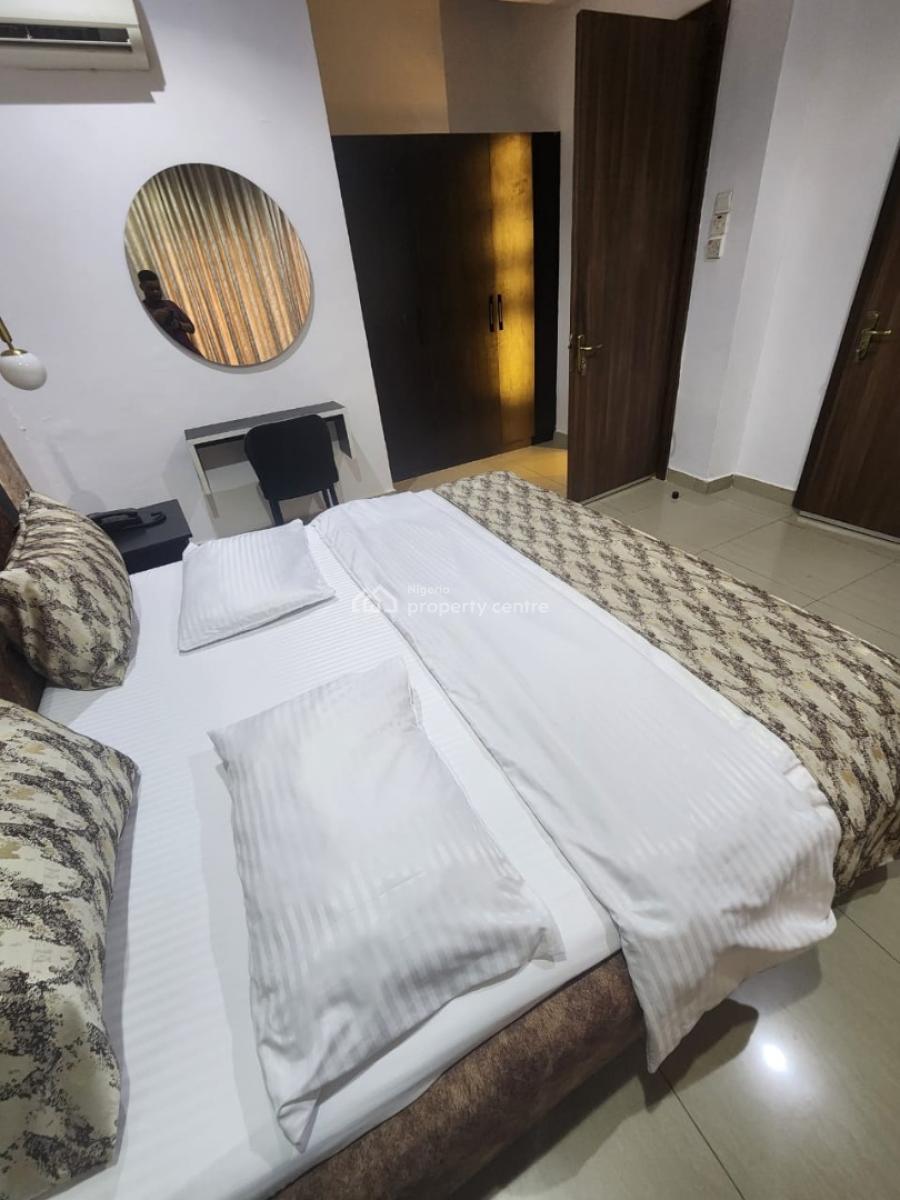 Lush 3bedroom Apartment with Swimming Pool, Gra Ikeja, Ikeja, Lagos, Flat / Apartment Short Let