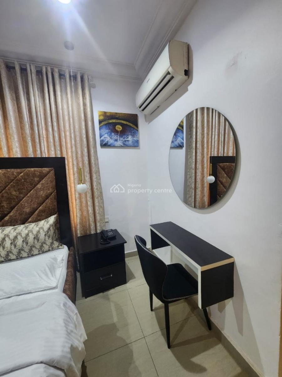 Lush 3bedroom Apartment with Swimming Pool, Gra Ikeja, Ikeja, Lagos, Flat / Apartment Short Let
