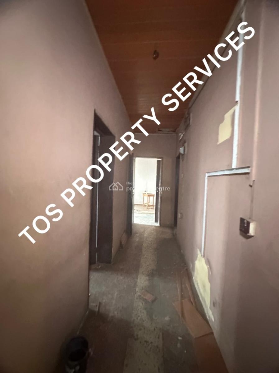 3 Bedroom Flat in an Estate (renovation Ongoing), Yaba, Lagos, Flat / Apartment for Rent
