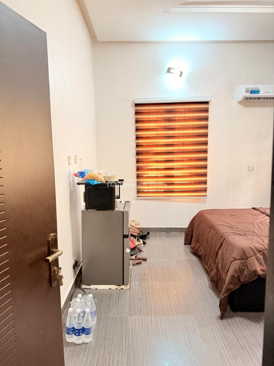 a Luxurious Standard Self Contained with Shared Kitchen, Chevron Drive Bera Estate, Lekki, Lagos, Self Contain (single Rooms) for Rent