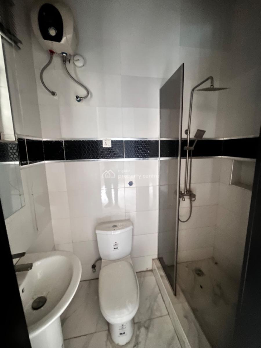 Single Room Downstairs Shared Apartment, Osapa, Lekki, Lagos, Flat / Apartment for Rent