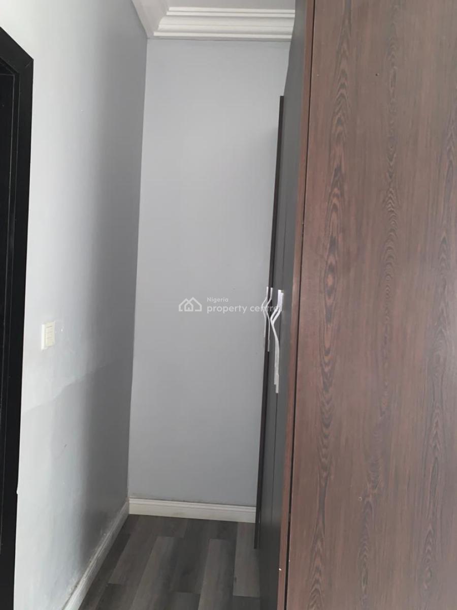 Fully Serviced 2 Bedroom Apartment Upstairs, Ikate Lekki, Ikate, Lekki, Lagos, Flat / Apartment for Rent