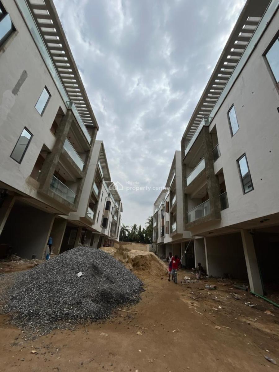 Exclusive 3 Bedroom Apartment with an Elevator, Adeniyi Jones, Ikeja, Lagos, Flat / Apartment for Sale