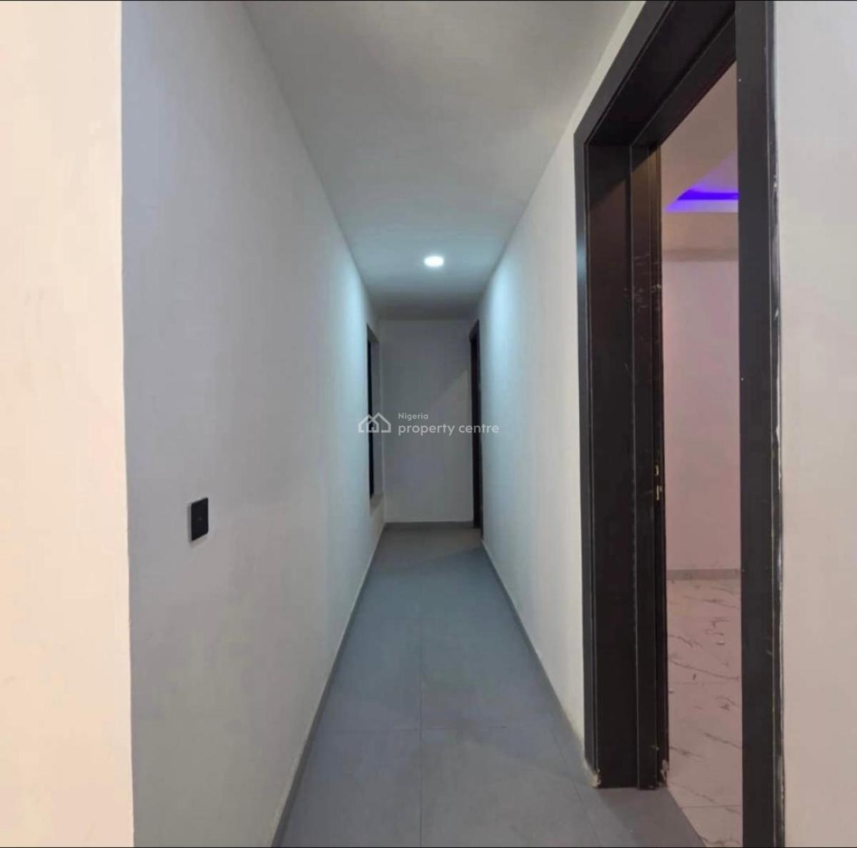 Exclusive 3 Bedroom Apartment with an Elevator, Adeniyi Jones, Ikeja, Lagos, Flat / Apartment for Sale