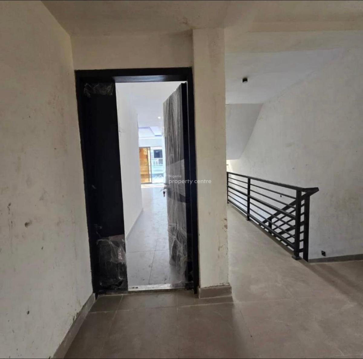Exclusive 3 Bedroom Apartment with an Elevator, Adeniyi Jones, Ikeja, Lagos, Flat / Apartment for Sale