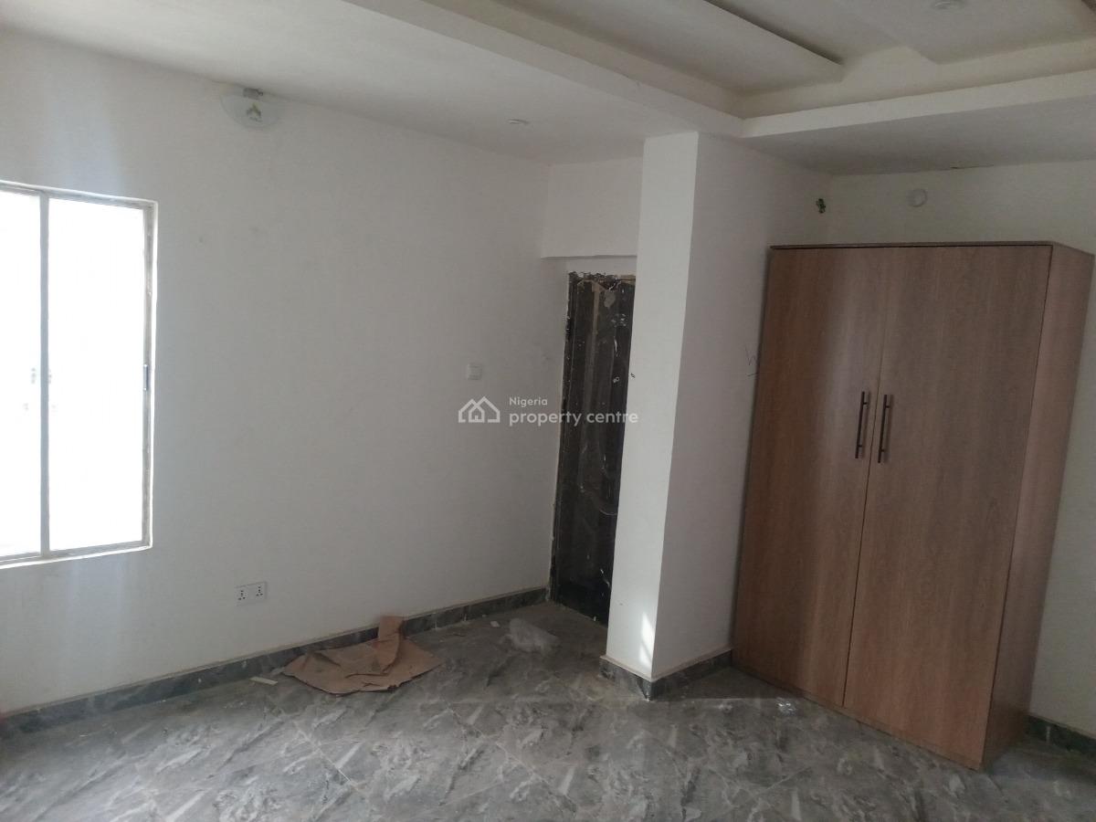Massive  2bd Flat, Olonode St, Tejuosho, Yaba, Lagos, Flat / Apartment for Rent