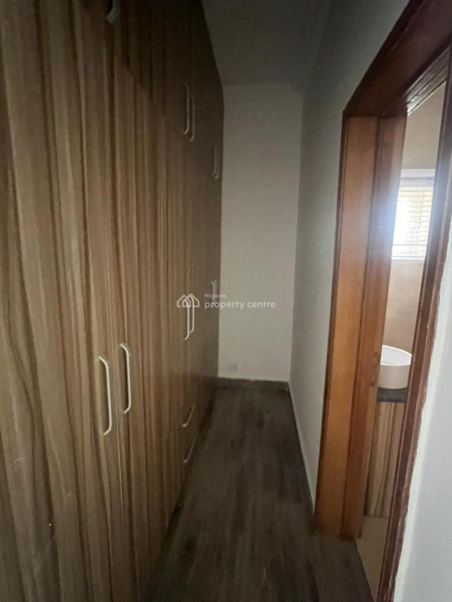 Newly Renovated, Spacious and Well Maintained 3 Bedroom Apartment, Banana Island, Ikoyi, Lagos, Flat / Apartment for Rent