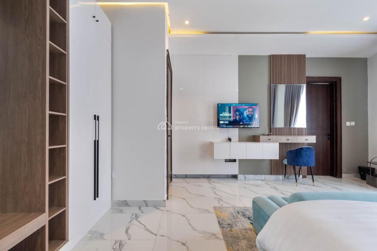 3 Bedroom Apartment with Gym, Lekki Phase 1, Lekki, Lagos, Flat / Apartment Short Let