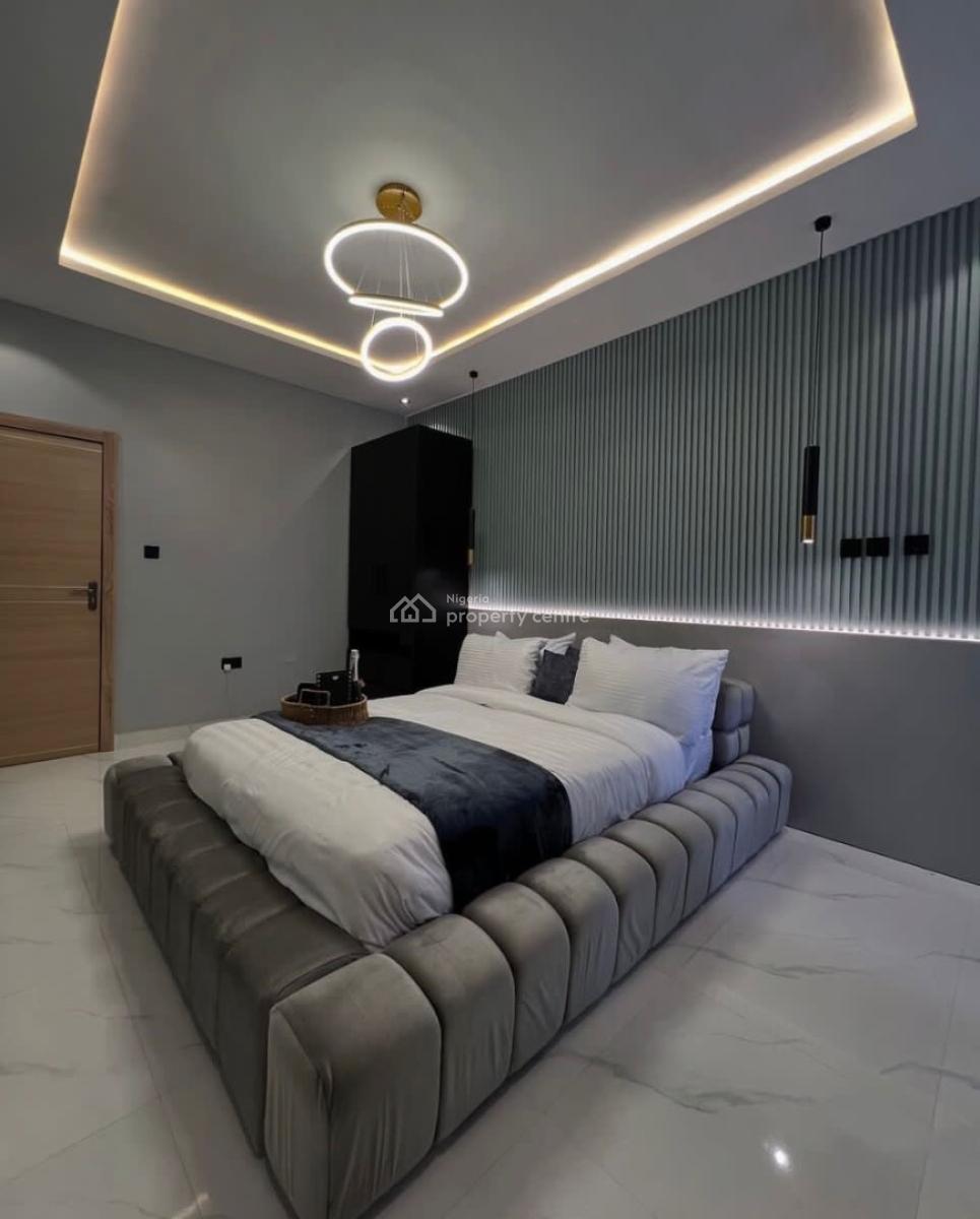 Beautiful 3bedroom Penthouse with Bathtub , Ps5 ,private Spacious Co, Lekki Phase 1, Lekki, Lagos, Flat / Apartment Short Let