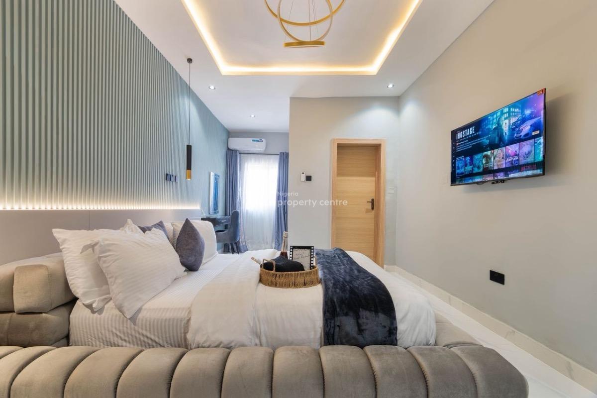 Beautiful 2bedroom Penthouse with Bathtub , Ps5 ,private Spacious Co, Lekki Phase 1, Lekki, Lagos, Flat / Apartment Short Let