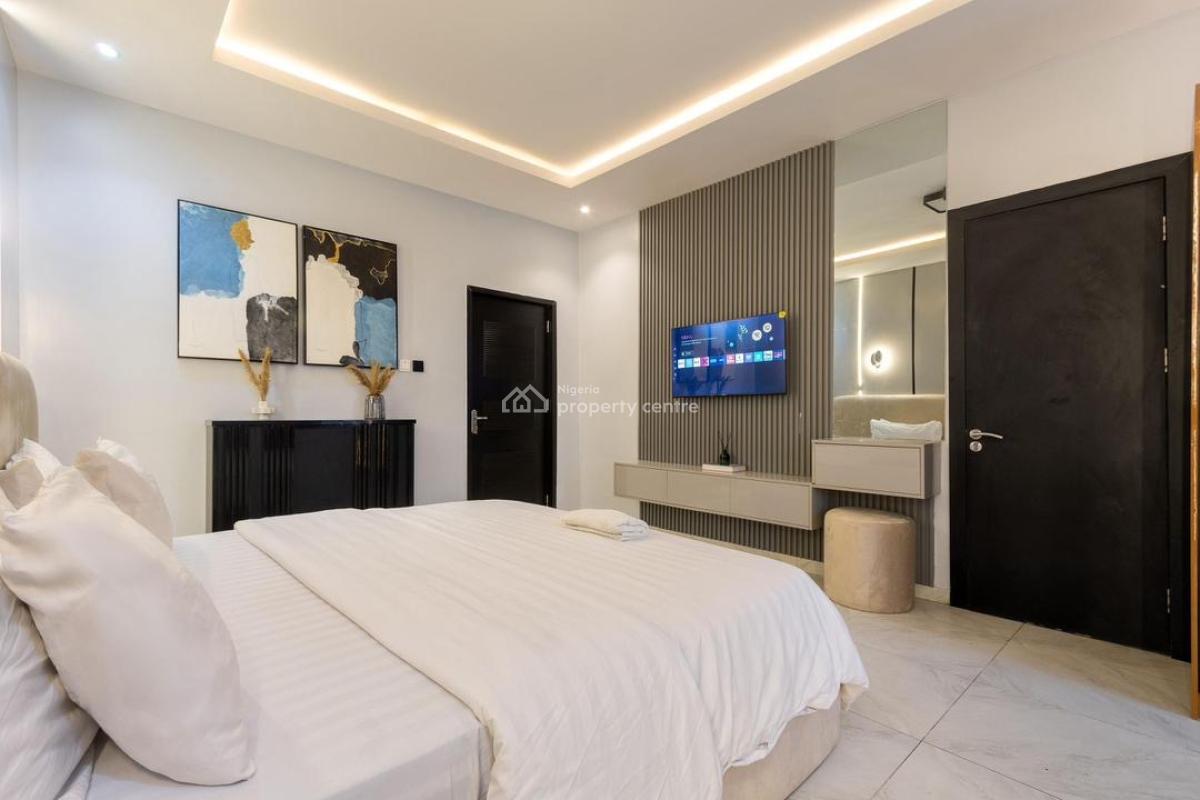 Beautiful 2bedroom Penthouse with Bathtub , Ps5 ,private Spacious Co, Lekki Phase 1, Lekki, Lagos, Flat / Apartment Short Let