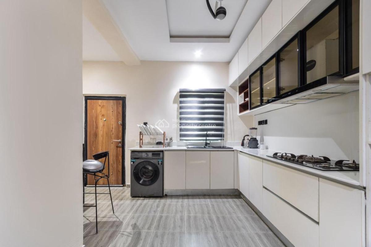 Beautiful 2bedroom Penthouse with Bathtub , Ps5 ,private Spacious Co, Lekki Phase 1, Lekki, Lagos, Flat / Apartment Short Let