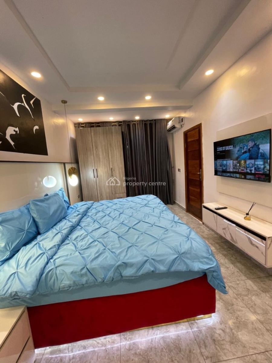 Beautiful 1bedroom Penthouse with Bathtub , Ps5 ,private Spacious Co, Lekki Phase 1, Lekki, Lagos, Flat / Apartment Short Let