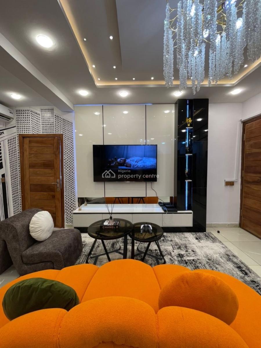 Beautiful 1bedroom Penthouse with Bathtub , Ps5 ,private Spacious Co, Lekki Phase 1, Lekki, Lagos, Flat / Apartment Short Let