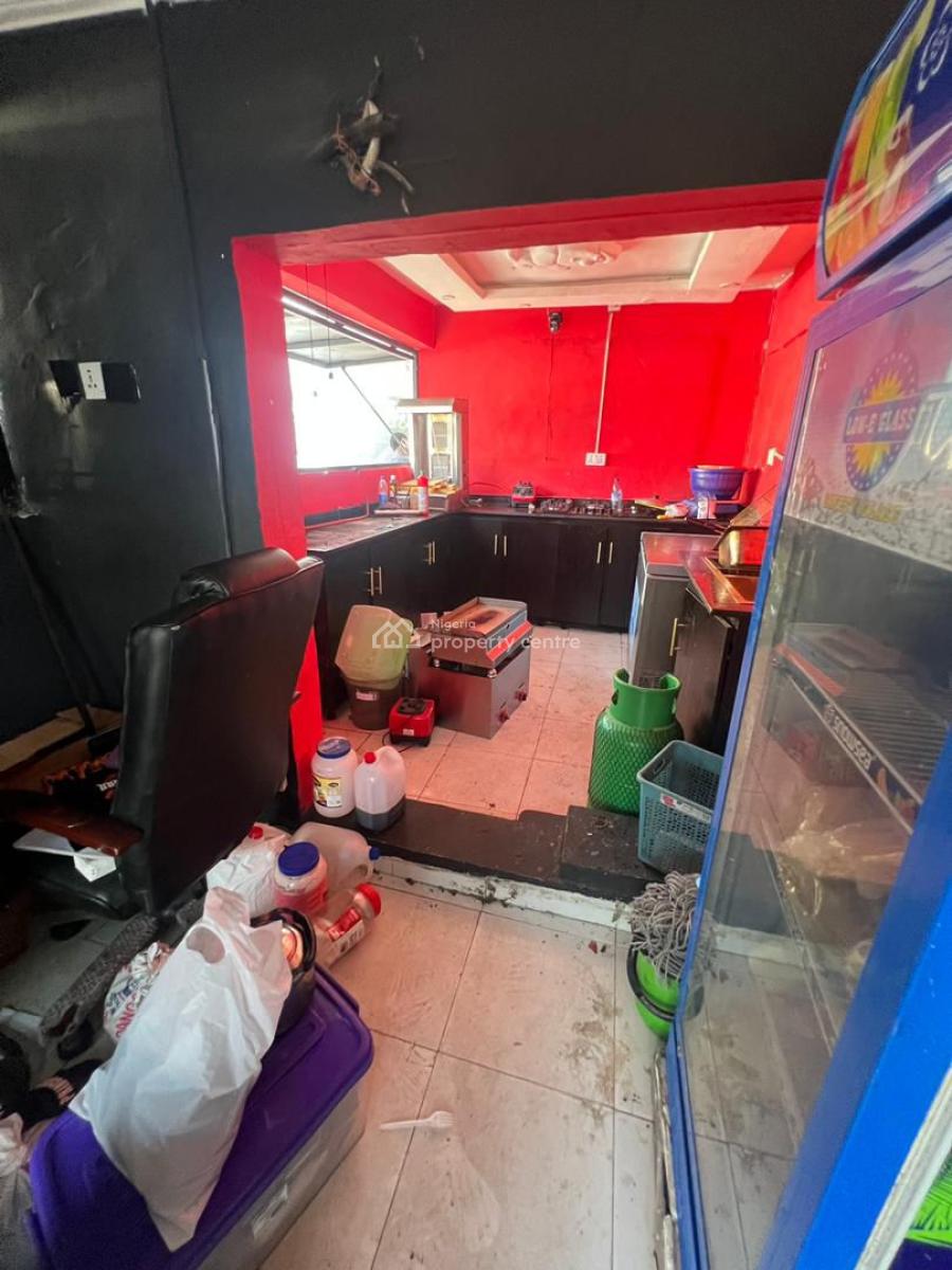 Commercial Space Available in a Good Location, Lekki Phase 1, Lekki, Lagos, Commercial Property for Rent