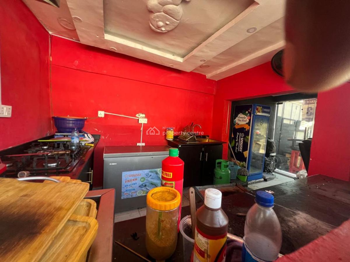 Commercial Space Available in a Good Location, Lekki Phase 1, Lekki, Lagos, Commercial Property for Rent