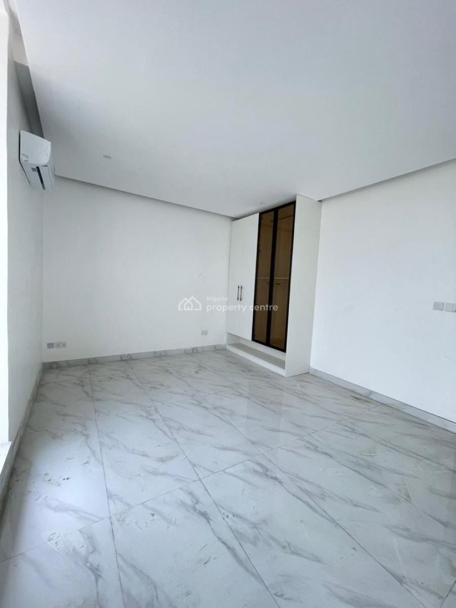 2 Bedroom Apartment with Gym and Swimming Pool, Lekki Phase 1, Lekki, Lagos, Block of Flats for Sale