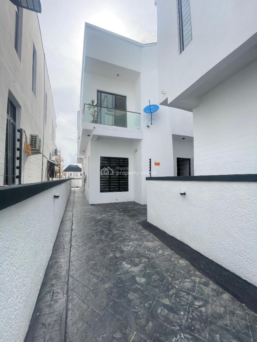 Semi Detached Duplex with a Spacious Living Room, Ikota, Lekki, Lagos, Semi-detached Duplex for Sale