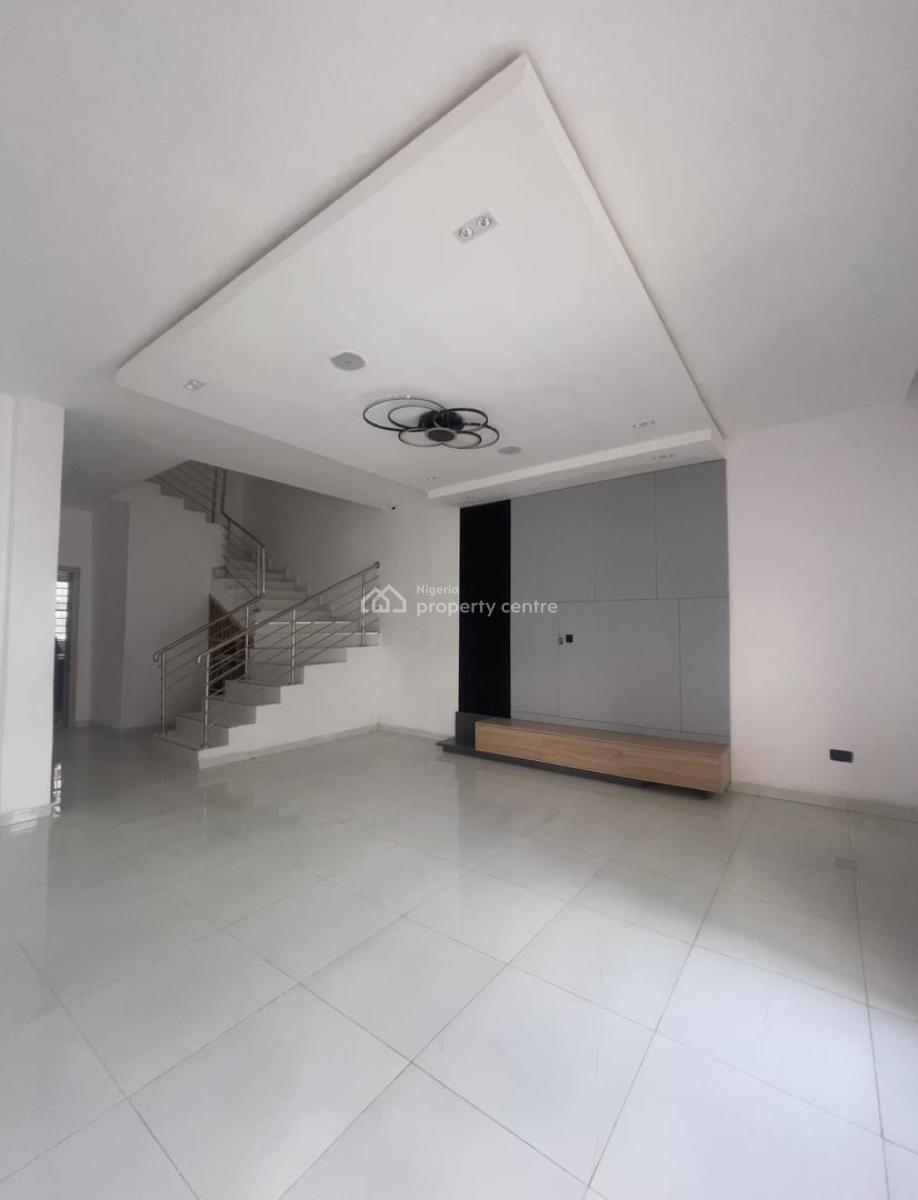 Serviced Semi Detached Duplex with a Spacious Rooms, Tv Console and Bq, Serviced Semi Detached Duplex with a Spacious Rooms, Tv Console and Bq, Vgc, Lekki, Lagos, Semi-detached Duplex for Sale