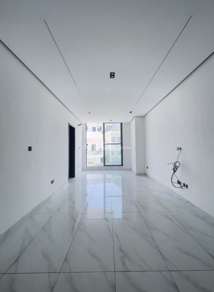 2 Bedroom, 2 Bathrooms, 2 Cars, Fully Serviced Apartment, Ologolo, Lekki, Lagos, Block of Flats for Sale