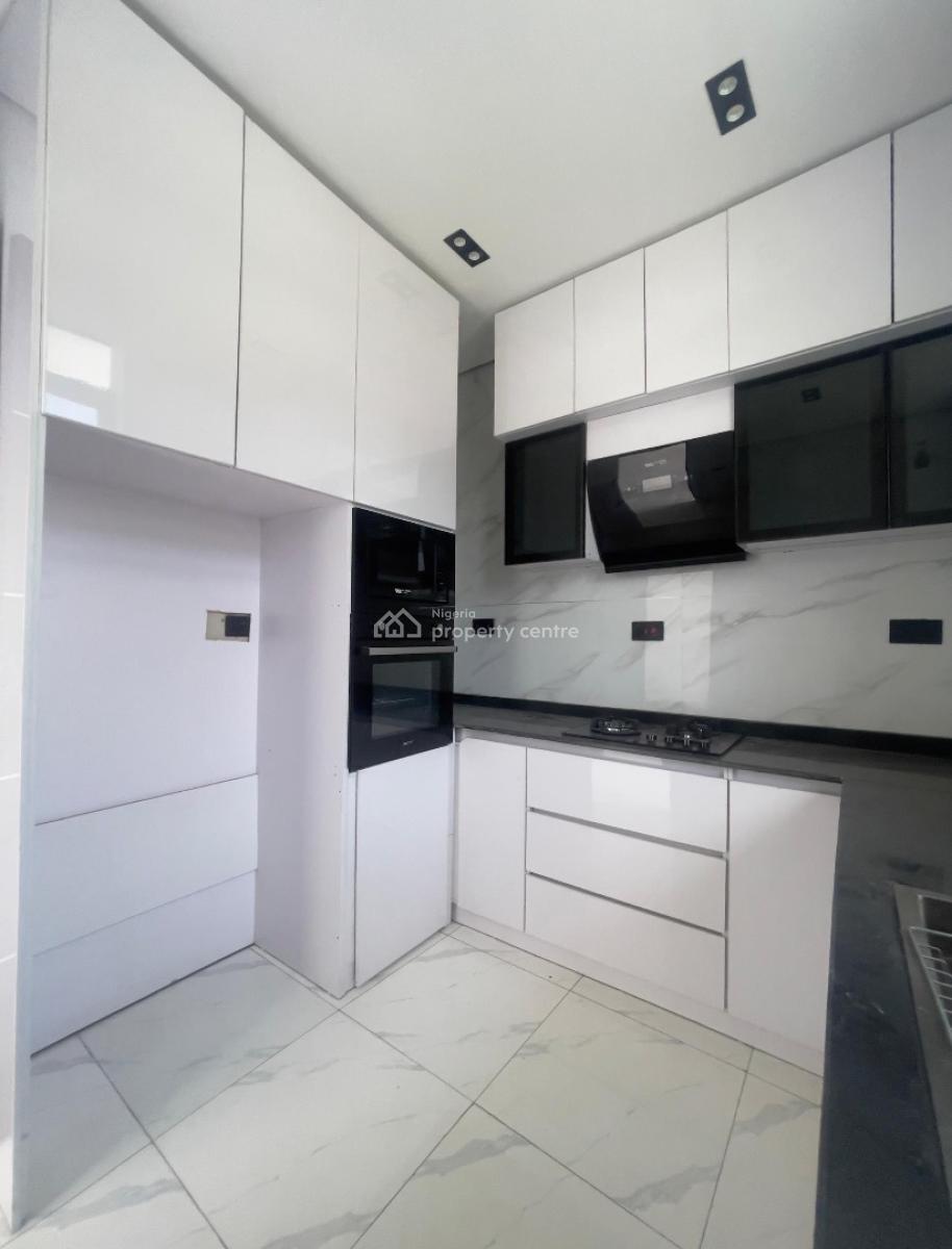 2 Bedroom, 2 Bathrooms, 2 Cars, Fully Serviced Apartment, Ologolo, Lekki, Lagos, Block of Flats for Sale