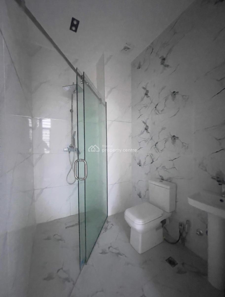 2 Bedroom, 2 Bathrooms, 2 Cars, Fully Serviced Apartment, Ologolo, Lekki, Lagos, Block of Flats for Sale