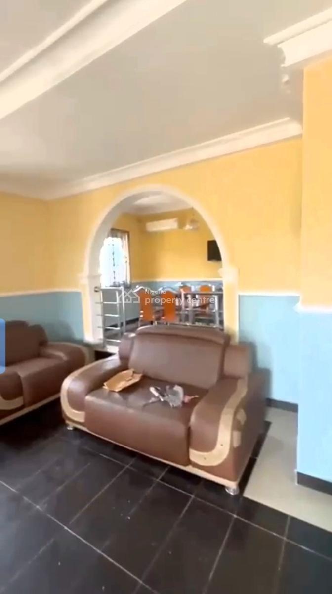 2 Flats, Ogunmwenyi Road, Off Ugbor Central, Benin City, Ikpoba Okha, Edo, Block of Flats for Sale