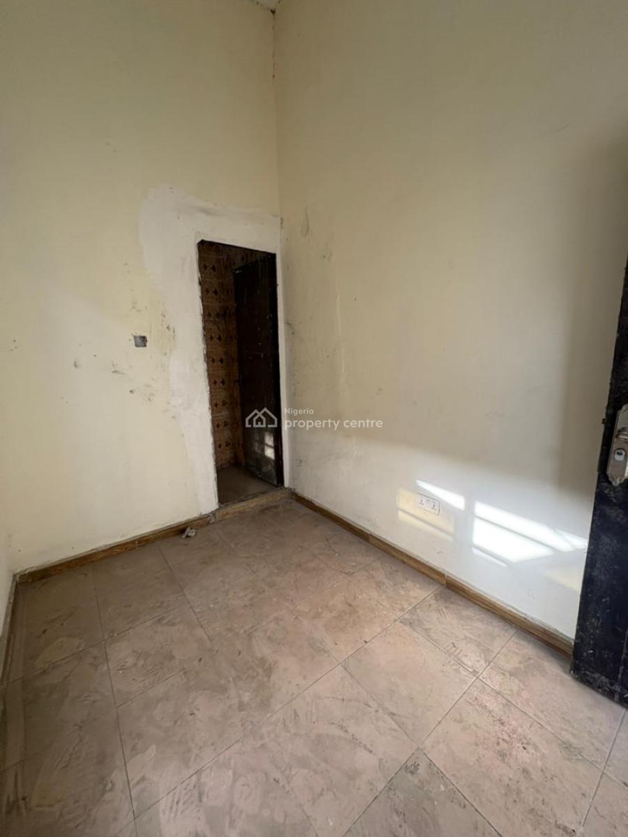 a Very Big Bq, Orchid Road, Lekki, Lagos, Self Contain (single Rooms) for Rent