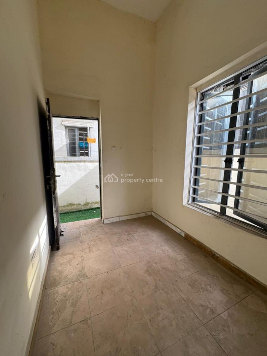 a Very Big Bq, Orchid Road, Lekki, Lagos, Self Contain (single Rooms) for Rent