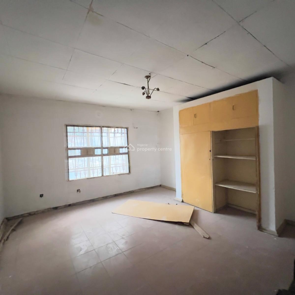 Spacious 4 Bedrooms Flat Bungalow for Lease/letting, Oduduwa Crescent /ikeja Gra, Ikeja Gra, Ikeja, Lagos, Detached Bungalow for Rent