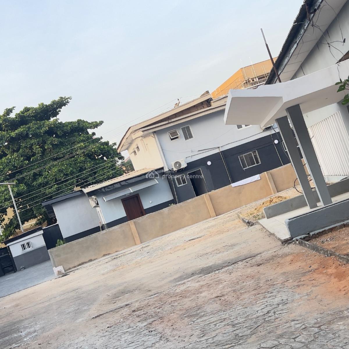 Spacious 4 Bedrooms Flat Bungalow for Lease/letting, Oduduwa Crescent /ikeja Gra, Ikeja Gra, Ikeja, Lagos, Detached Bungalow for Rent